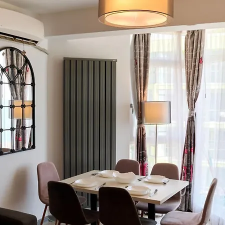 Dream By Cb Seafront In & Pools *