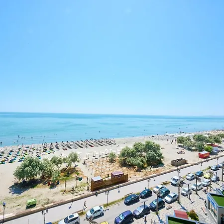 Dream By Cb Seafront In & Pools Apartment Mamaia