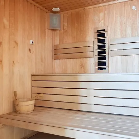 Dream By Cb Seafront In & Pools Mamaia