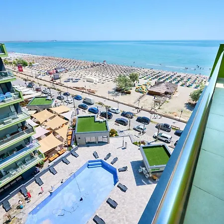 Dream By Cb Seafront In & Pools Apartment *