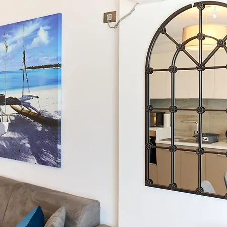 Dream By Cb Seafront In & Pools Apartment
